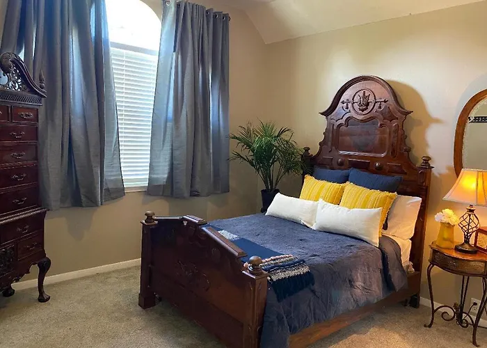 Queen Room